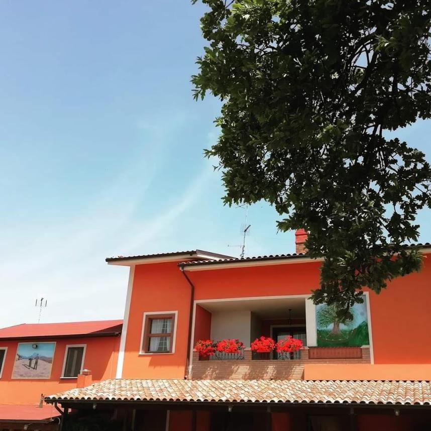 B&B Gli Amici Del Tubarello Roseto Degli Abruzzi Bagian luar foto